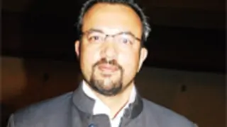 Lakhia directs for Ekta Kapoor, but doesn't cast Abhishek Thumbnail