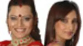 Prriya Arya and Amita Chandekar get into a tiff... Thumbnail
