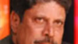 Kapil Dev, Urmila and Satish Kaushik grace SRGMP Challenge 2009.. Thumbnail