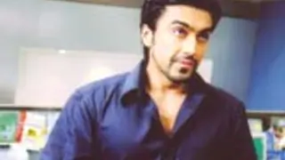 I do multi-starrer films and do not force my self to take solo's