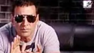 Akshay Kumar flags off MTV 'Roadies' show Thumbnail