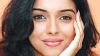 Asin's stay in Bollywood not permanent Thumbnail