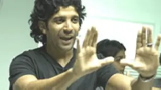 Farhan postpones sequel to Don
