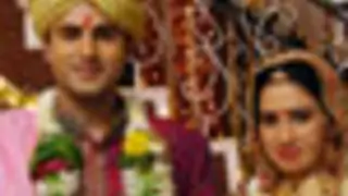 Shourya weds Varsha in Yeh Rishta... Thumbnail