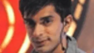 'My charm should get me  points' - Karan Singh Grover