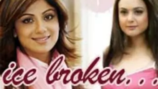 Shilpa breaks the ice with Preity Thumbnail