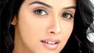 Asin's aide 'missing', Family says actor responsible Thumbnail