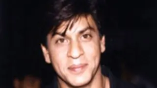 Murugadoss now wants to direct Shah Rukh Khan