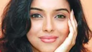 Asin denies link up with Salman Thumbnail
