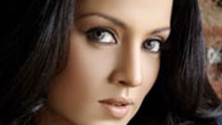 Celina Jaitley denied entry in dad's Bangkok pub Thumbnail