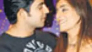 Hussain and Tina Kuwajerwala launch blog..