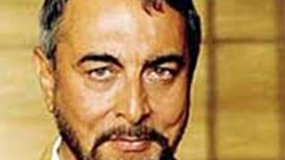 Kabir Bedi's booming voice silences babbling cameramen