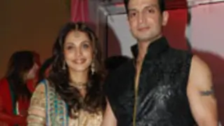 Isha Koppikar ties the knot!