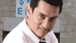 Aamir Khan bowled over by Kareena Kapoor Thumbnail