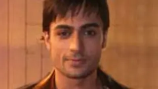 My new look has no similarity with Shah Rukh's: Shaleen Bhanot
