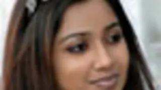 Shreya Ghoshal's sari troubles Thumbnail
