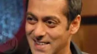 Salman misbehaves with reporter
