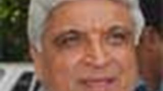 Javed Akhtar turns narrator for Chand Chupa Baadal Mein