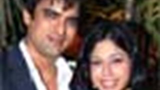 Mohit Malik & Aditi Shirwaikar exchange rings thumbnail