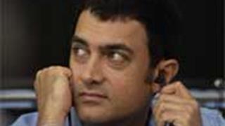 Aamir Says No To Political Parties