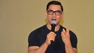 Aamir Khan wishes luck to 'Rock On 2' team Thumbnail