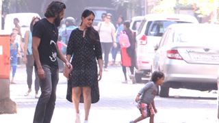 Riteish - Genelia's walk with the SUPER-CUTE Riaan!