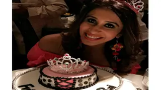 Checkout: Kishwer Merchant's CLOSE-KNIT Bachelorette Bash..! Thumbnail