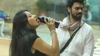 #BB10: Gaurav has 'HOTS' for Monalisa?! Thumbnail