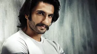 Here's how Ranveer Singh has always helped his B-town pals! thumbnail