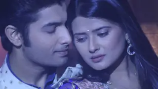 #Girlpower: Tanuja beats up goons in Kasam Tere Pyaar Ki! Thumbnail