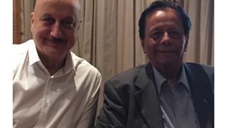 Anupam Kher honoured to meet Mauritius PM Thumbnail