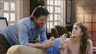 #BehindTheScenes:SRK and Alia had a fun ride shooting for Dear Zindagi