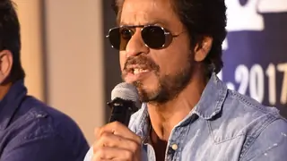 #RaeesControversy: Will Shah Rukh Khan's 'Raees' get a smooth release? Thumbnail