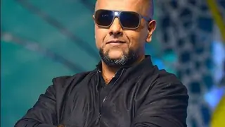 Vishal Dadlani mocks RBI, government on deposit norms of old notes Thumbnail
