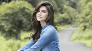 Never thought of becoming an actor: Kriti Sanon Thumbnail