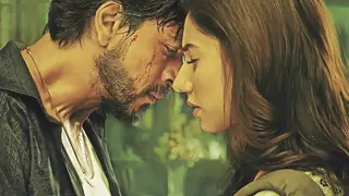 SRK gets romantic with Mahira in new 'Raees' poster Thumbnail