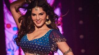 'Laila Main Laila' hijacks Sunny Leone's New Year act! Thumbnail