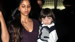 AbRam Khan gets MOBBED by Suhana Khan's friends Thumbnail
