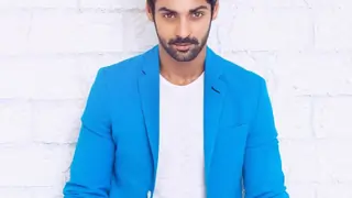 Karan Wahi to host Filmfare Red carpet thumbnail