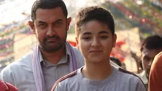 'Dangal' actress Zaira Wasim who posted an APOLOGY had to DELETE it Thumbnail