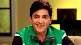 Aashif Sheikh takes style pointers from SRK's 'Karan-Arjun' Thumbnail