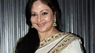 Rati Agnihotri and her husband booked for Electricity THEFT thumbnail