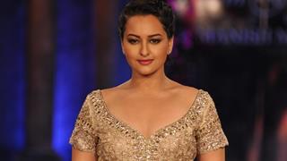 Sonakshi Sinha wants to do an underwater fashion show Thumbnail