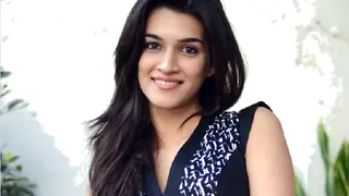 Kriti Sanon dabbling between 'different worlds' Thumbnail