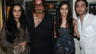 Shraddha and Siddhanth Kapoor's mother gets EMOTIONAL! Thumbnail