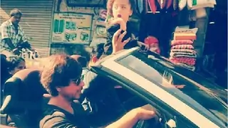 Shah Rukh Khan taking AbRam on a long drive will make you go aww! Thumbnail