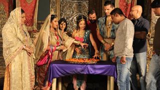 Chandra Nandini's cast celebrates 100 episodes together!! Thumbnail