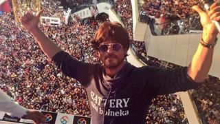 Check out whom Shah Rukh Khan calls 'MAGIC' of his life...