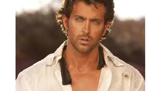 Hrithik Roshan's EMOTIONAL message thumbnail