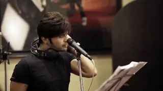 Himesh Reshammiya signs 5-year-old for a special song Thumbnail